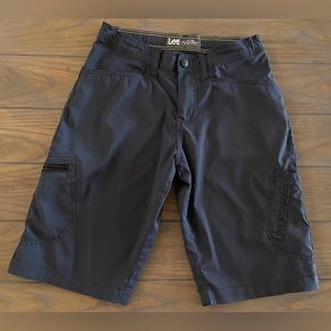 Lee Boys' Dungarees Grafton Cargo Short Navy Size 14. Adjustable waist